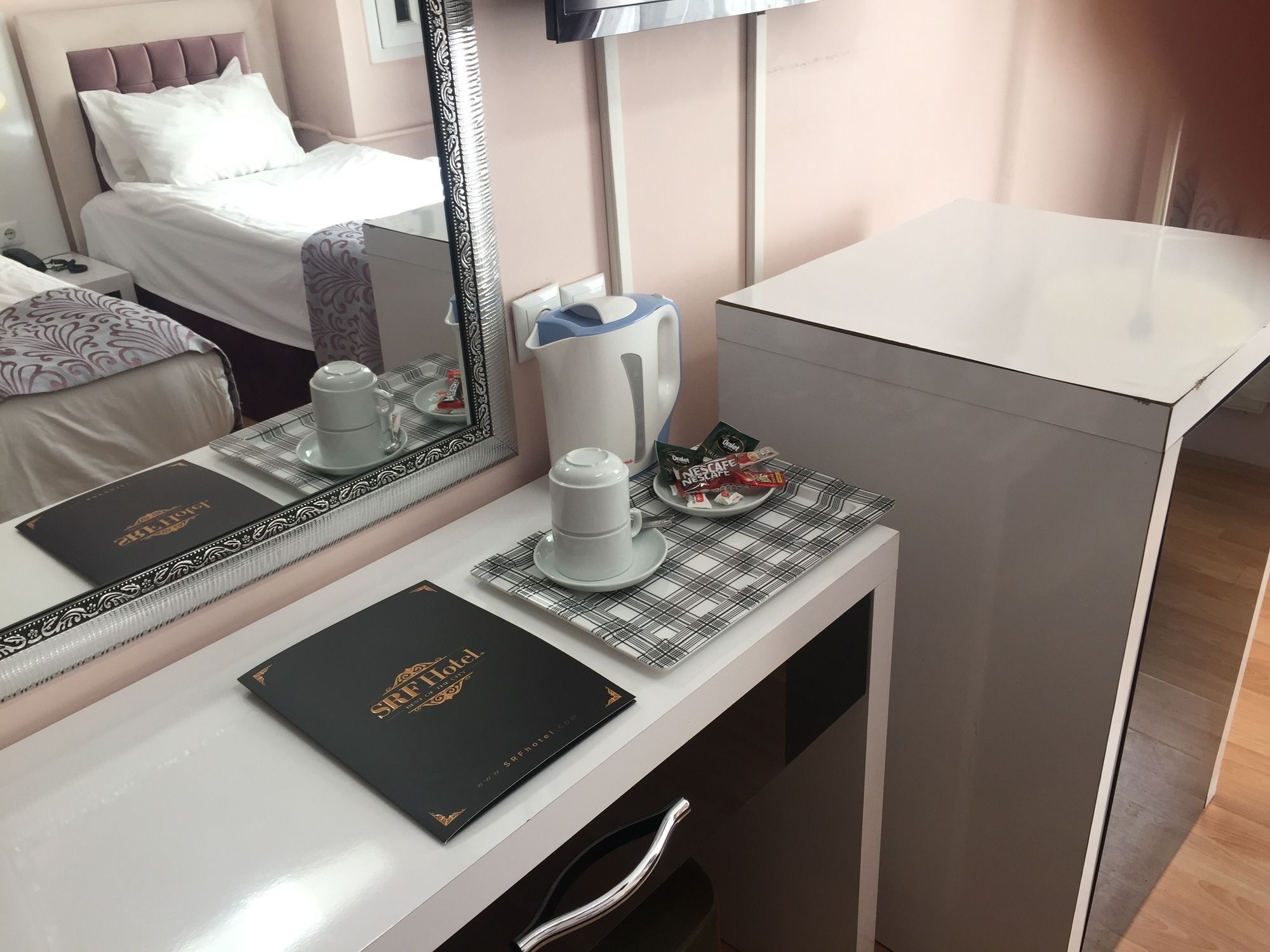 Srf Hotel Eskişehir Esterno foto